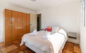 Amplia casa para hasta 7 personas a 5' de la Piedra Movediza